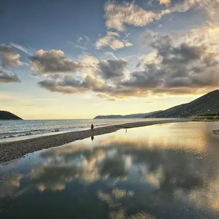 Spazioso Attico Fronte Mare * ألبينغا