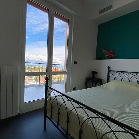 شقة Spazioso Attico Fronte Mare ألبينغا