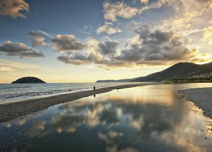 Spazioso Attico Fronte Mare * Albenga