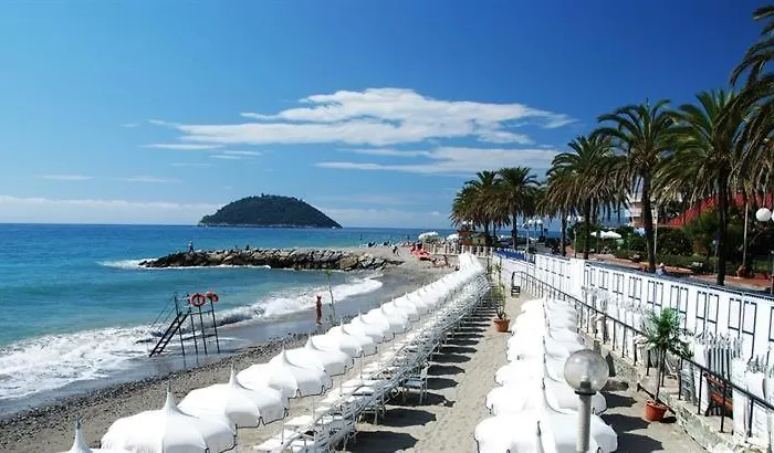 Spazioso Attico Fronte Mare *