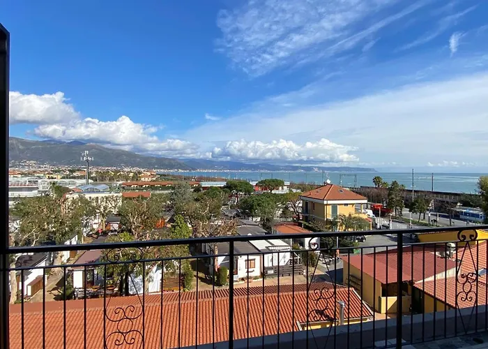 Spazioso Attico Fronte Mare Albenga