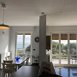 Spazioso Attico Fronte Mare Appartement *