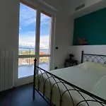 Apartment Spazioso Attico Fronte Mare Albenga