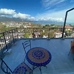Spazioso Attico Fronte Mare Apartment *