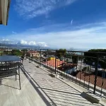 Spazioso Attico Fronte Mare *