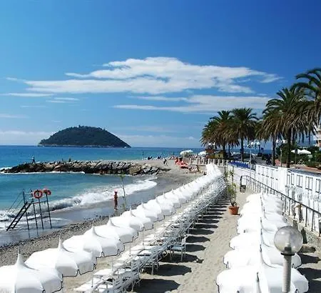 Spazioso Attico Fronte Mare *