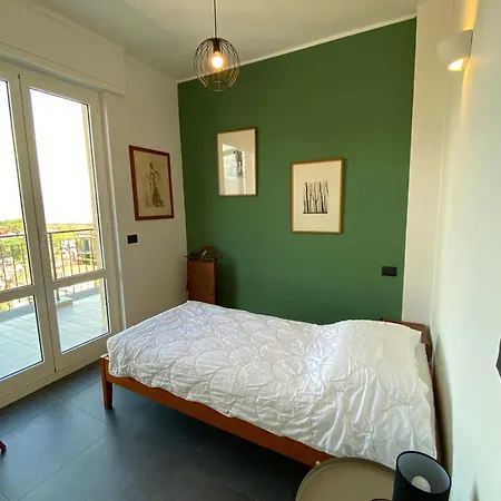 Spazioso Attico Fronte Mare Appartement