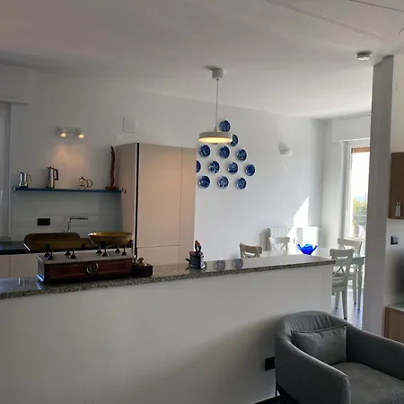 Apartament Spazioso Attico Fronte Mare Albenga
