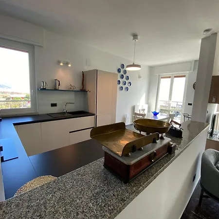 Appartement Spazioso Attico Fronte Mare