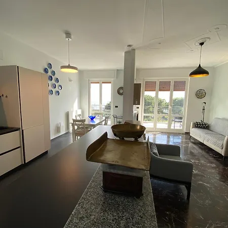 Appartement Spazioso Attico Fronte Mare Albenga