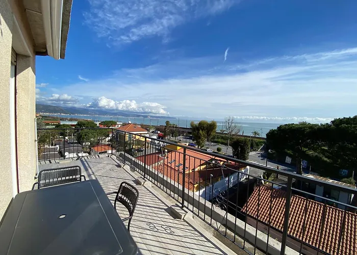شقة Spazioso Attico Fronte Mare *
